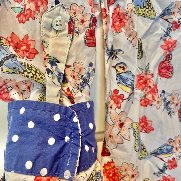 Talbots Wrinkle Resistant Floral Butterfly 3/4 Sleeve Button Down Shirt Size 4P - Picture 4 of 5